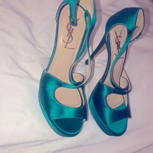 Saint laurent size 6